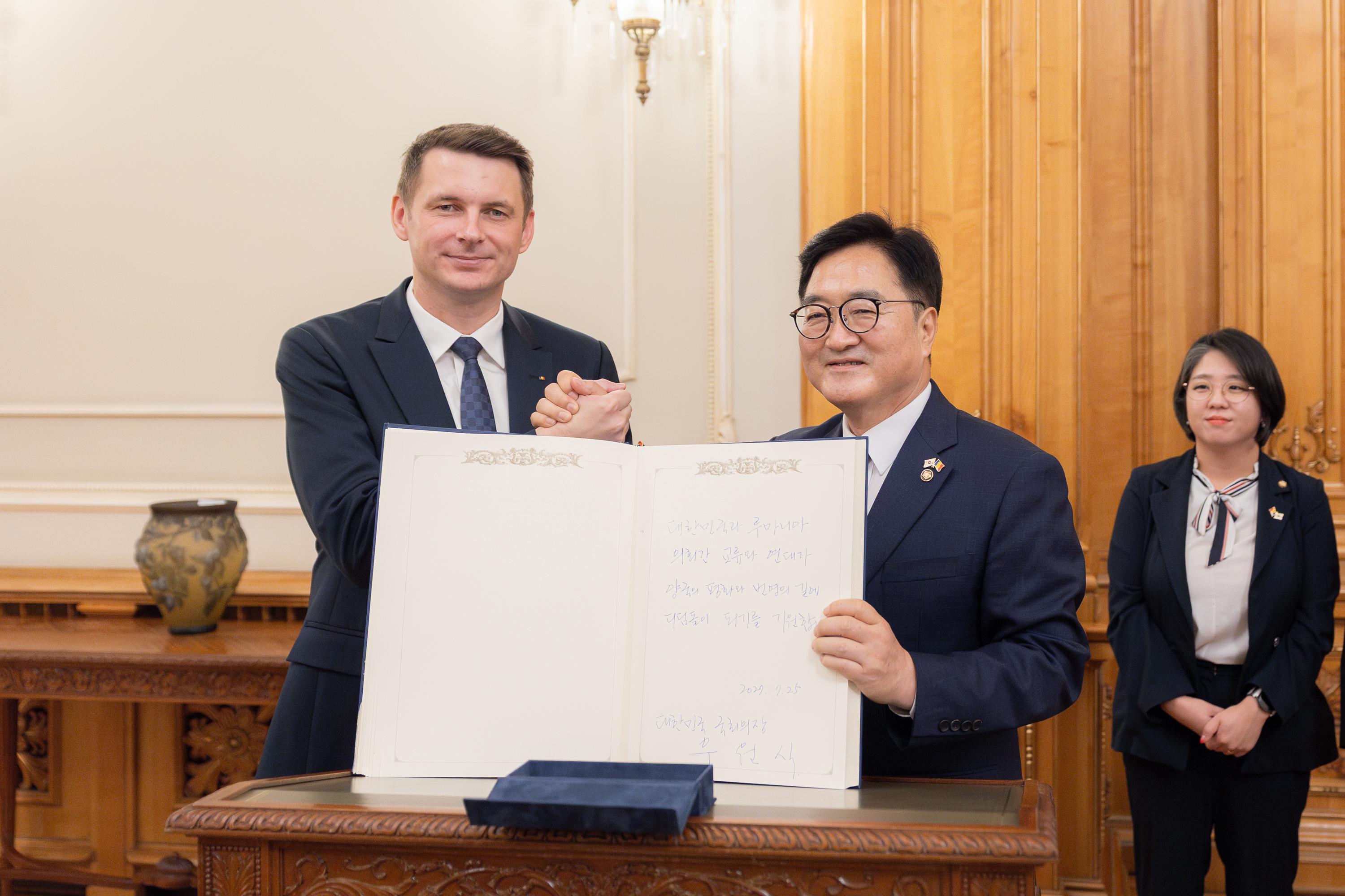 Întrevederea președintelui Senatului, Mircea Abrudean, cu președintele Adunării Naționale a Republicii Coreea, Woo Won-shik